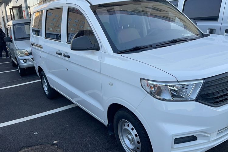 Used Wuling Hongguang V 2022 1.5L Jingqu Edition Electric-Assist LAR Exterior 2