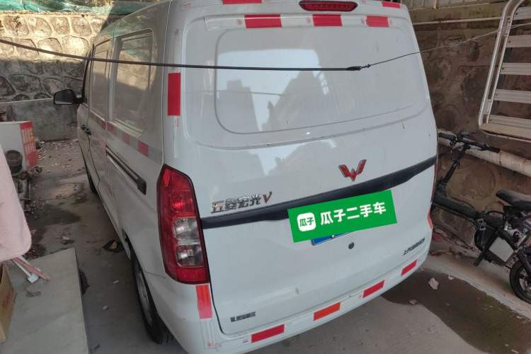 Used Wuling Hongguang V 2022 1.5L Jingqu Edition Enclosed-Window Vehicle with Electric Power Steering LAR Exterior 3