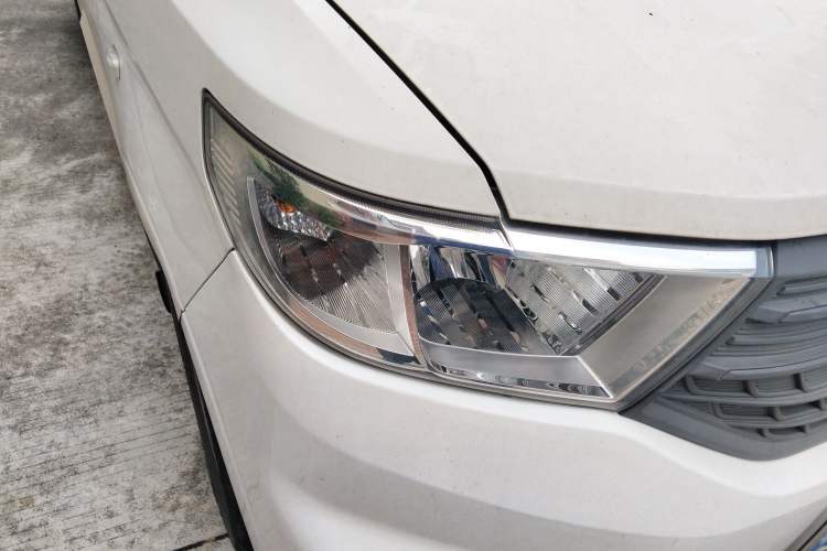 Used Wuling Hongguang V 2022 1.5L Jingqu Edition Electric-Assist LAR Exterior 6