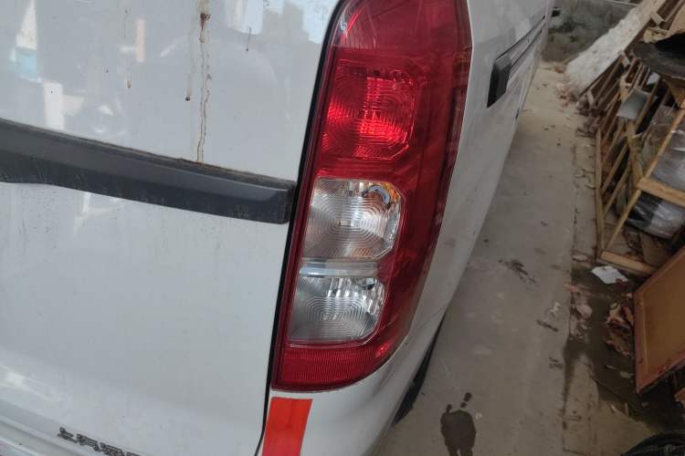 Used Wuling Hongguang V 2022 1.5L Jingqu Edition Enclosed-Window Vehicle with Electric Power Steering LAR Exterior 6