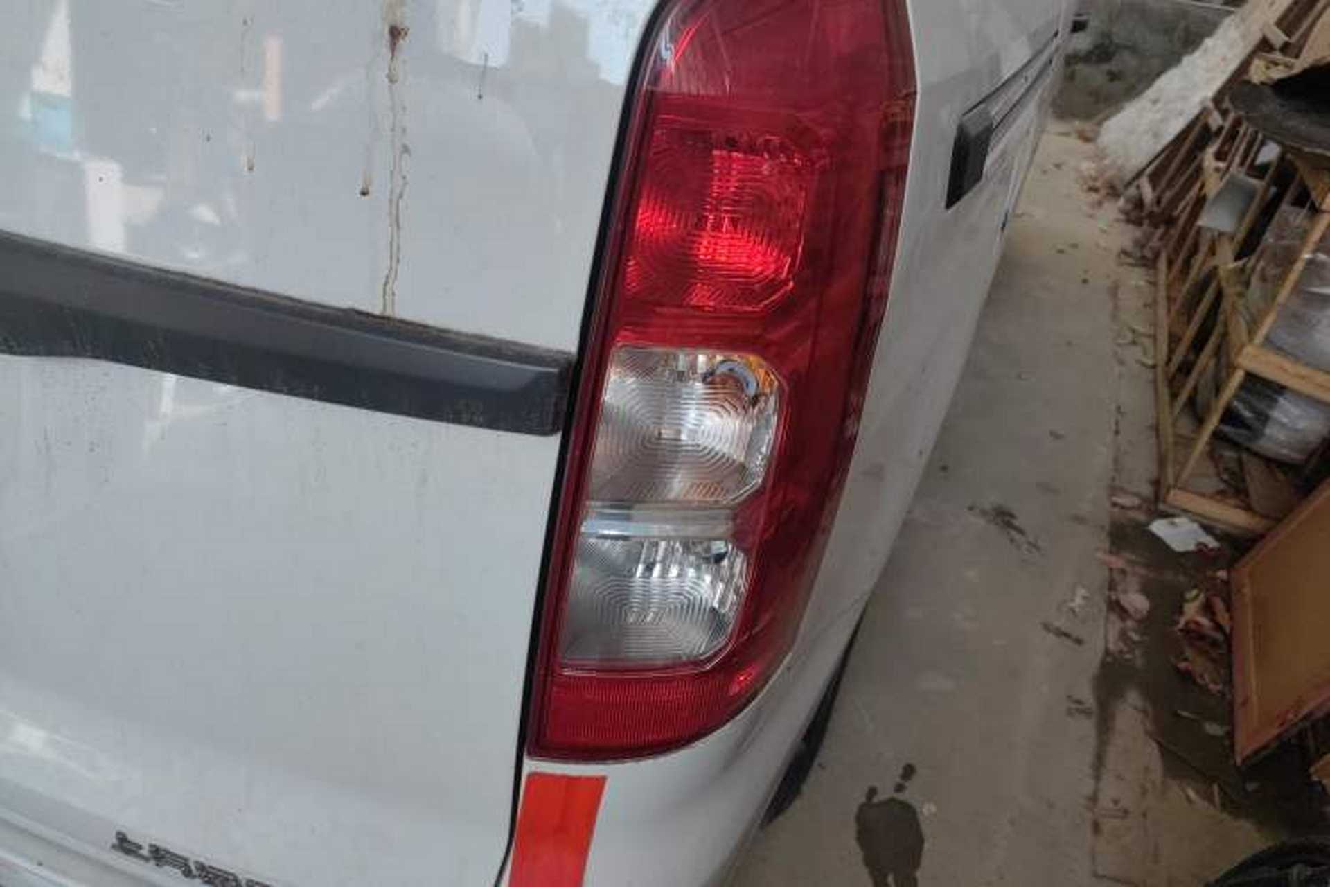 Used Wuling Hongguang V 2022 1.5L Jingqu Edition Enclosed-Window Vehicle with Electric Power Steering LAR Exterior 6