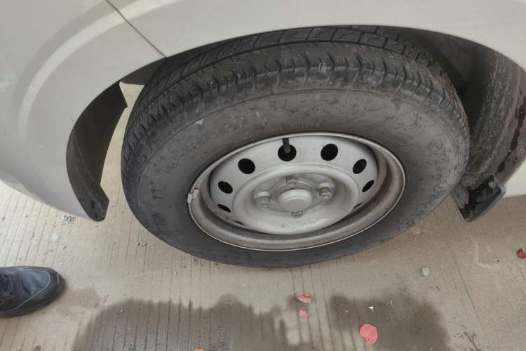Used Wuling Hongguang V 2022 1.5L Jingqu Edition Enclosed-Window Vehicle with Electric Power Steering LAR Exterior 7