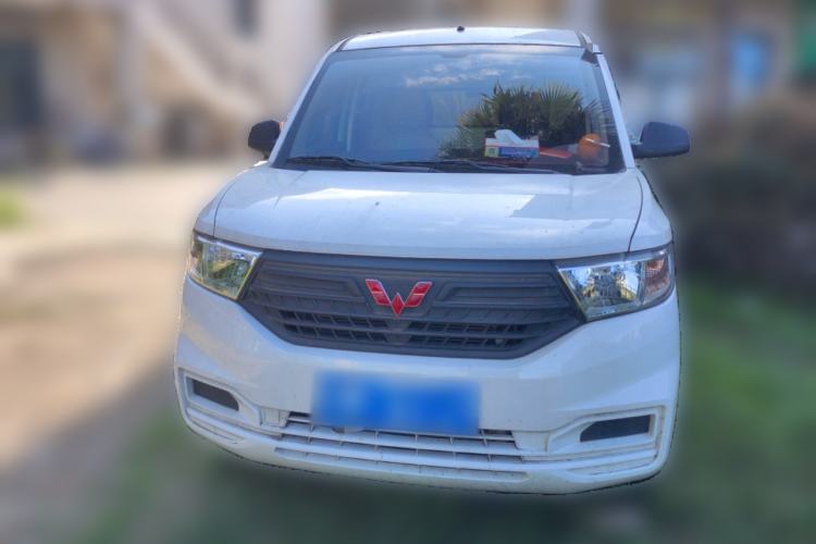 Used Wuling Hongguang V 2022 1.5L Jingqu Edition Enclosed-Window Vehicle with Hydraulic Power Steering LAR Front