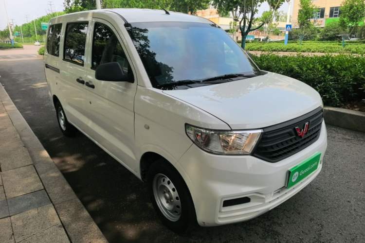Used Wuling Hongguang V 2022 1.5L Jingqu Edition Electric-Assist LAR Front Right 45 Deg