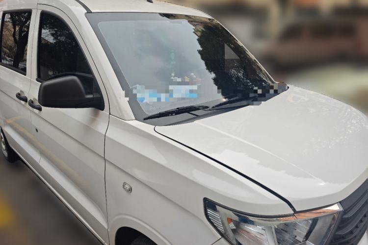Used Wuling Hongguang V 2022 1.5L Jingqu Edition Electric-Assist LAR Front Right 45 Deg