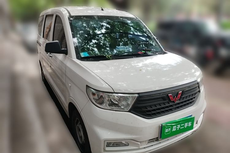 Used Wuling Hongguang V 2022 1.5L Jingqu Edition Electric-Assist LAR Front Right 45 Deg