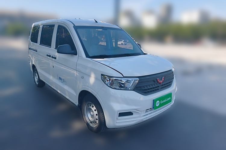 Used Wuling Hongguang V 2022 1.5L Jingqu Edition Electric-Assist LAR Front Right 45 Deg