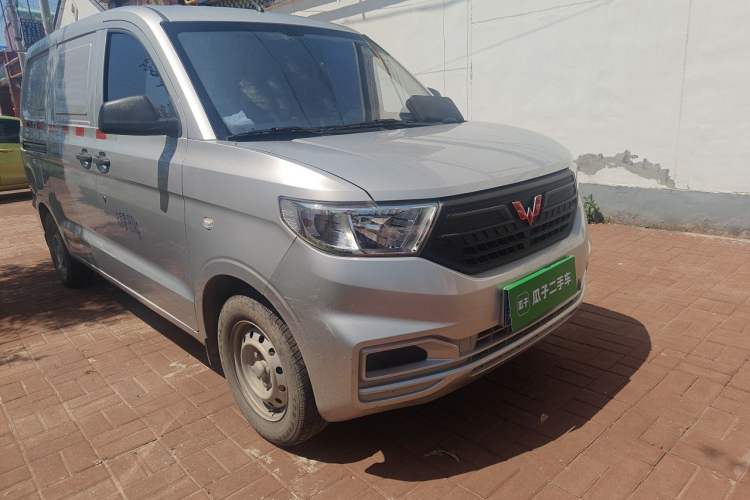 Used Wuling Hongguang V 2022 1.5L Jingqu Edition Enclosed-Window Vehicle with Electric Power Steering LAR Front Right 45 Deg