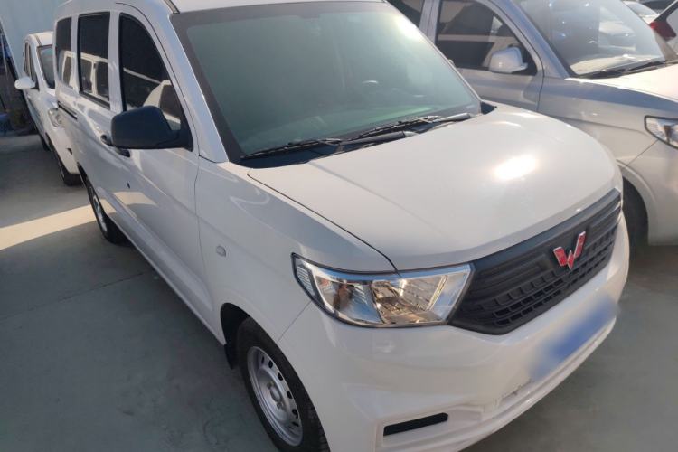 Used Wuling Hongguang V 2022 1.5L Jingqu Edition Electric-Assist LAR Front Right 45 Deg
