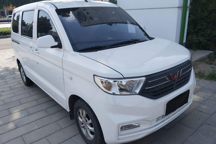 Used Wuling Hongguang V 2022 1.5L Enjoy Edition Electric-Powered LAR Front Right 45 Deg