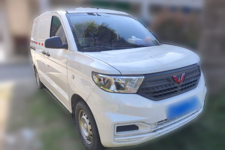 Used Wuling Hongguang V 2022 1.5L Jingqu Edition Enclosed-Window Vehicle with Hydraulic Power Steering LAR Front Right 45 Deg