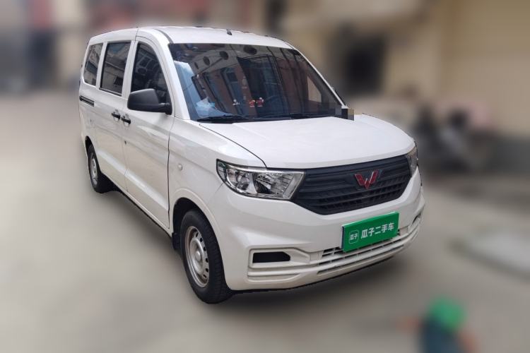 Used Wuling Hongguang V 2022 1.5L Jingqu Edition Electric-Assist LAR Front Right 45 Deg
