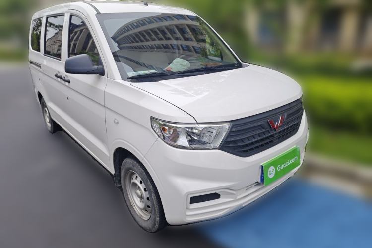 Used Wuling Hongguang V 2022 1.5L Jingqu Edition Electric-Assist LAR Front Right 45 Deg