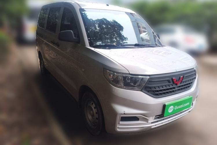Used Wuling Hongguang V 2022 1.5L Jingqu Edition Electric-Assist LAR Front Right 45 Deg