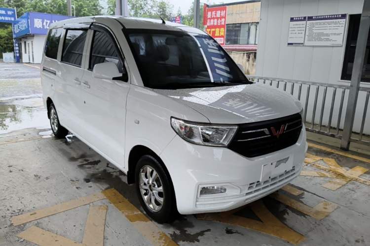 Used Wuling Hongguang V 2022 1.5L Enjoy Edition Electric-Powered LAR Front Right 45 Deg