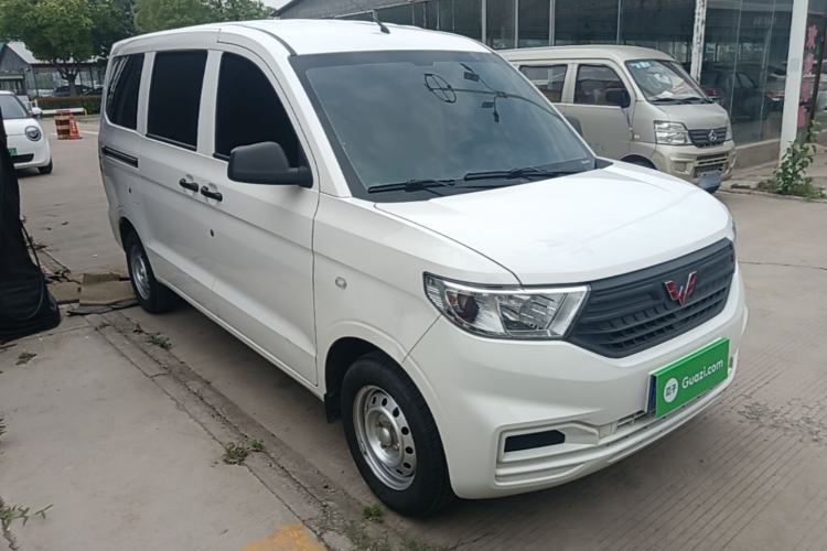 Used Wuling Hongguang V 2022 1.5L Jingqu Edition Electric-Assist LAR Front Right 45 Deg