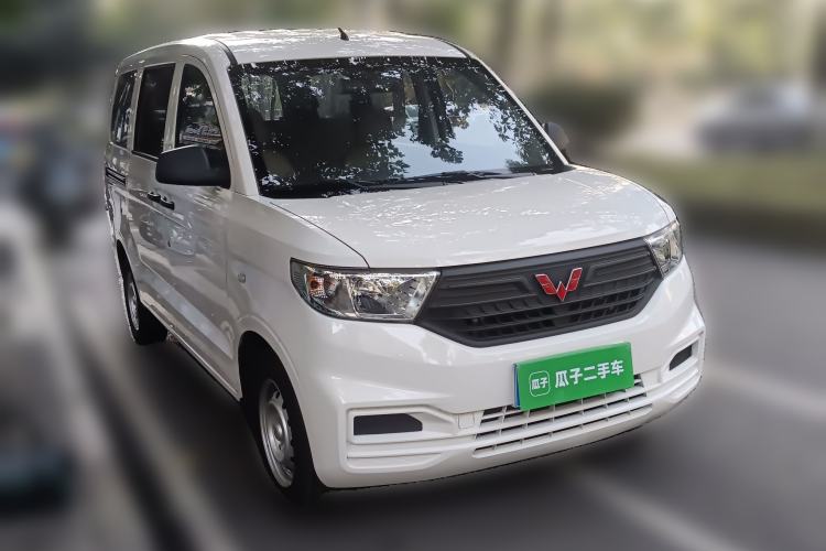 Used Wuling Hongguang V 2022 1.5L Jingqu Edition Electric-Assist LAR Front Right 45 Deg