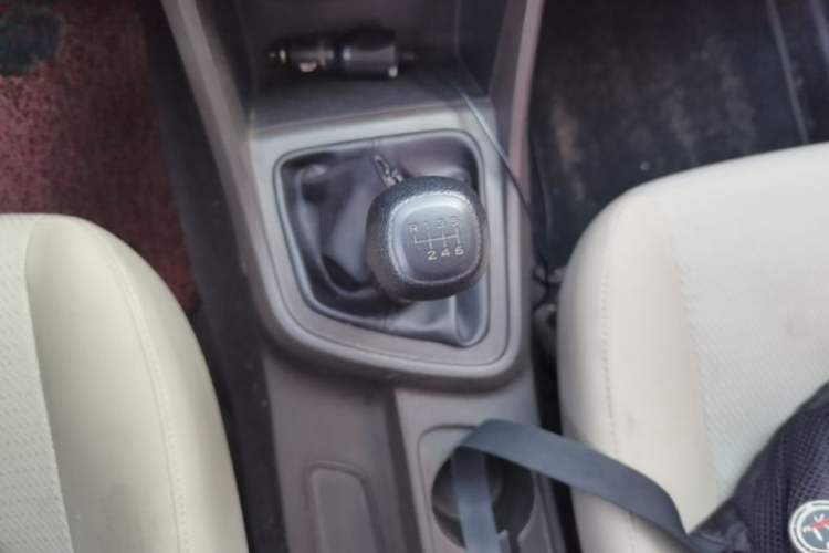 Used Wuling Hongguang V 2022 1.5L Jingqu Edition Electric-Assist LAR Gear Lever