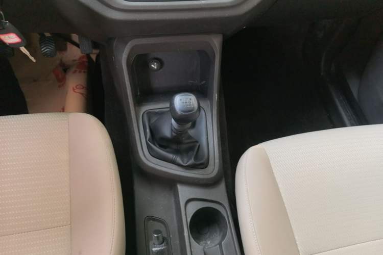 Used Wuling Hongguang V 2022 1.5L Jingqu Edition Electric-Assist LAR Gear Lever