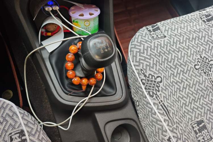 Used Wuling Hongguang V 2022 1.5L Jingqu Edition Electric-Assist LAR Gear Lever