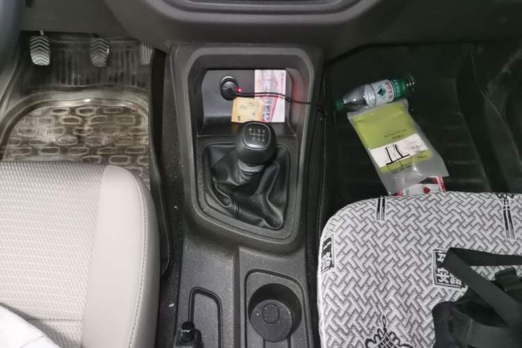 Used Wuling Hongguang V 2022 1.5L Jingqu Edition Electric-Assist LAR Gear Lever