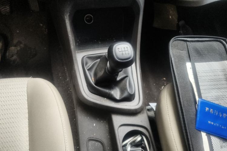 Used Wuling Hongguang V 2022 1.5L Jingqu Version Hydraulic Power Steering LAR Gear Lever