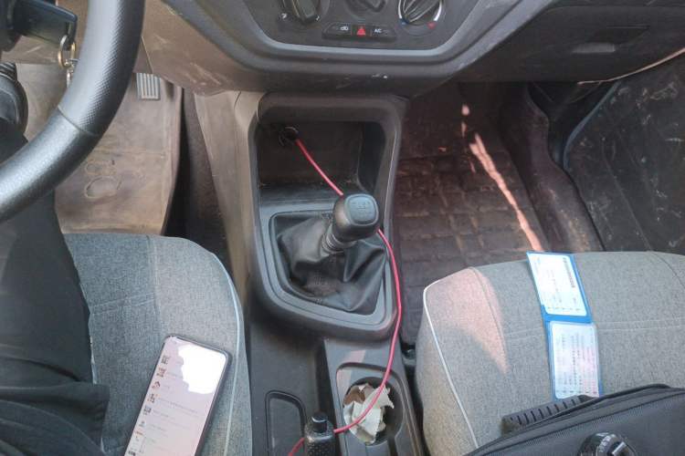 Used Wuling Hongguang V 2022 1.5L Jingqu Version Hydraulic Power Steering LAR Gear Lever