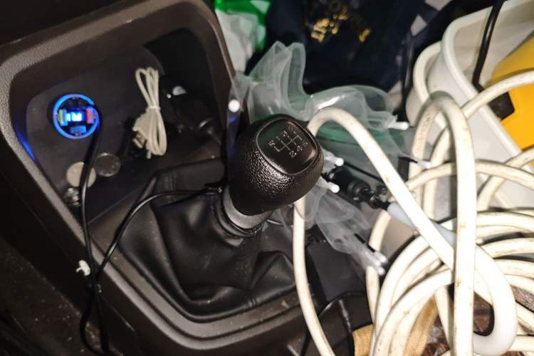 Used Wuling Hongguang V 2022 1.5L Enjoy Edition Hydraulic Power Steering LAR Gear Lever