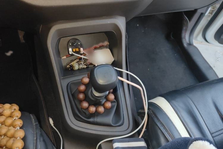 Used Wuling Hongguang V 2022 1.5L Jingqu Edition Electric-Assist LAR Gear Lever