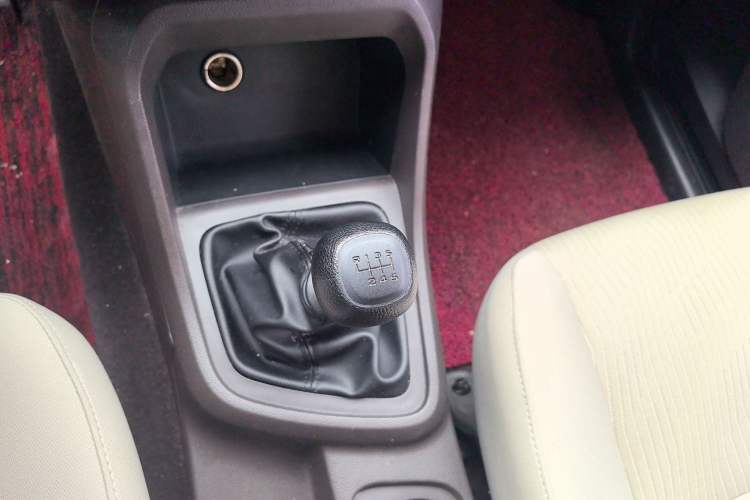 Used Wuling Hongguang V 2022 1.5L Enjoy Edition Hydraulic Power Steering LAR Gear Lever