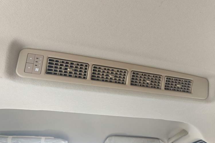Used Wuling Hongguang V 2022 1.5L Enjoy Edition Electric-Powered LAR Headliner
