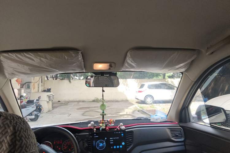 Used Wuling Hongguang V 2022 1.5L Jingqu Edition Electric-Assist LAR Headliner