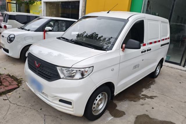 Used Wuling Hongguang V 2022 1.5L Jingqu Edition Enclosed-Window Vehicle with Hydraulic Power Steering LAR