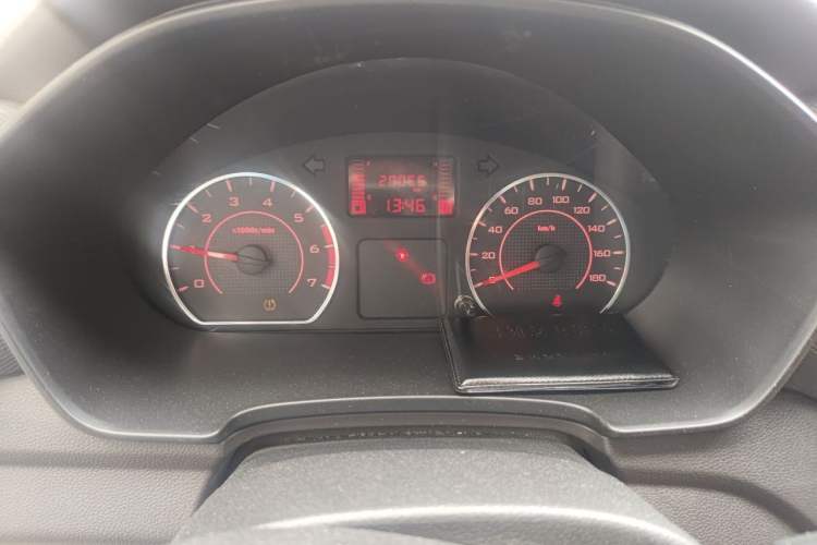 Used Wuling Hongguang V 2022 1.5L Enjoy Edition Hydraulic Power Steering LAR Instrument Cluster