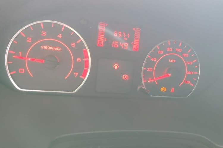 Used Wuling Hongguang V 2022 1.5L Jingqu Version Hydraulic Power Steering LAR Instrument Cluster