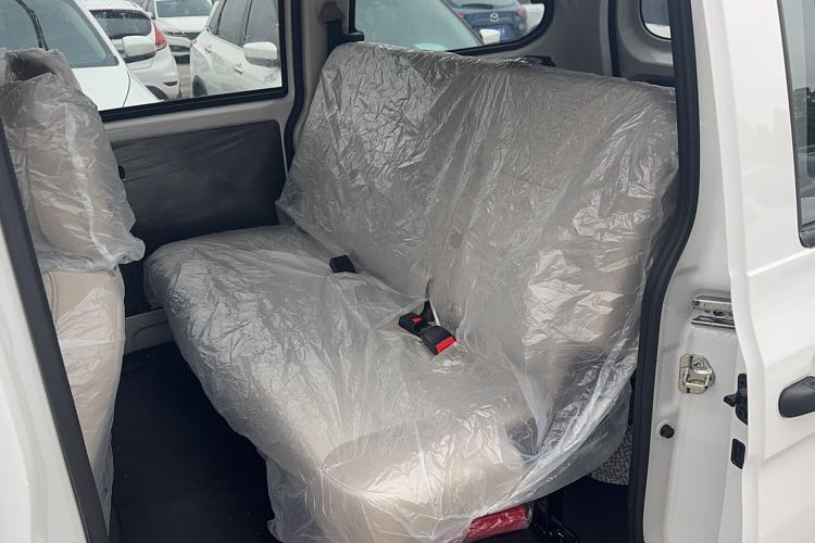 Used Wuling Hongguang V 2022 1.5L Jingqu Edition Electric-Assist LAR Interior 1