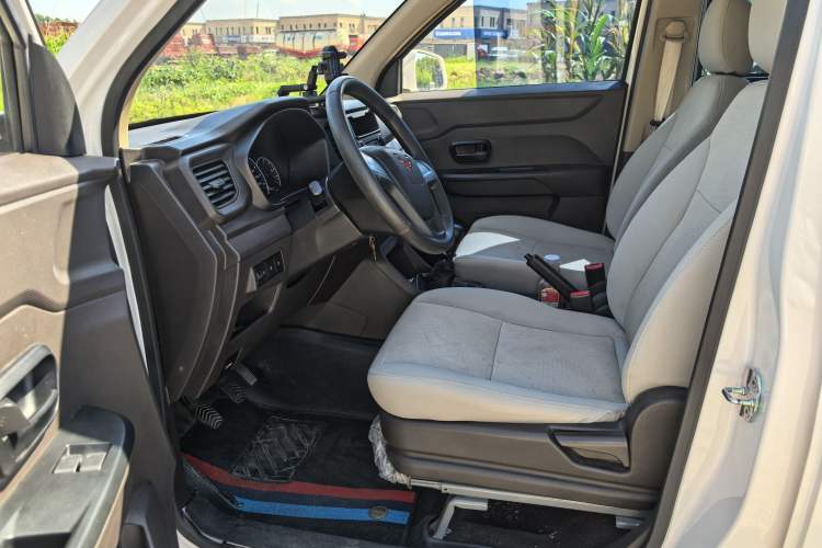 Used Wuling Hongguang V 2022 1.5L Enjoy Edition Hydraulic Power Steering LAR Interior 1