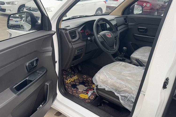Used Wuling Hongguang V 2022 1.5L Jingqu Edition Electric-Assist LAR Interior 2
