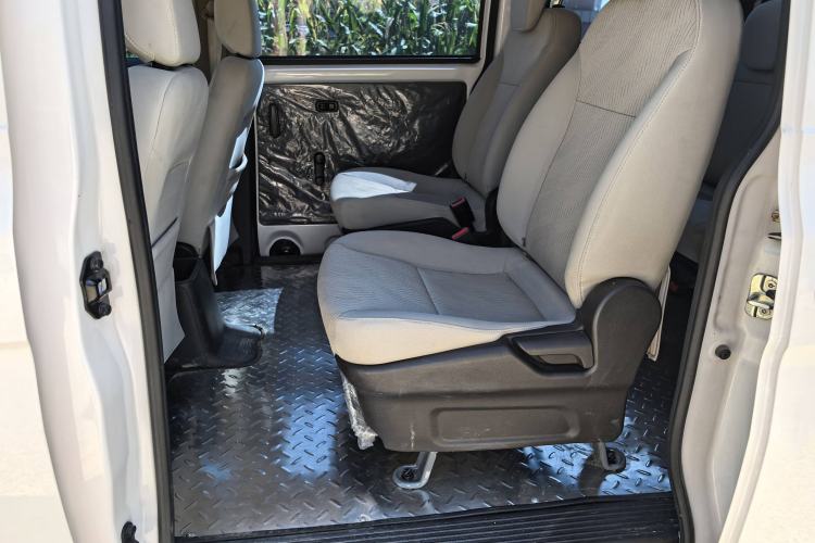 Used Wuling Hongguang V 2022 1.5L Enjoy Edition Hydraulic Power Steering LAR Interior 2