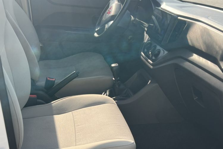 Used Wuling Hongguang V 2022 1.5L Enjoy Edition Electric-Powered LAR Interior 2