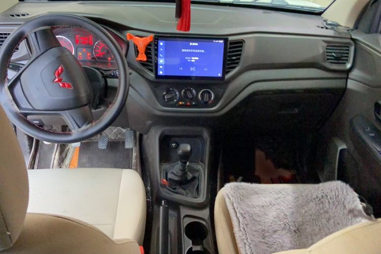 Used Wuling Hongguang V 2022 1.5L Jingqu Edition Electric-Assist LAR Interior 3
