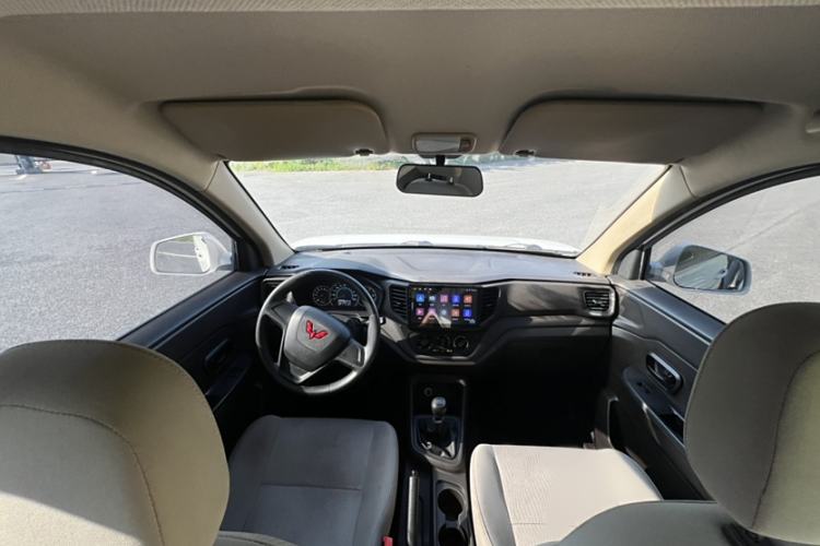 Used Wuling Hongguang V 2022 1.5L Enjoy Edition Electric-Powered LAR Interior 3