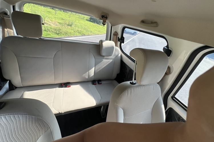 Used Wuling Hongguang V 2022 1.5L Enjoy Edition Electric-Powered LAR Interior 4
