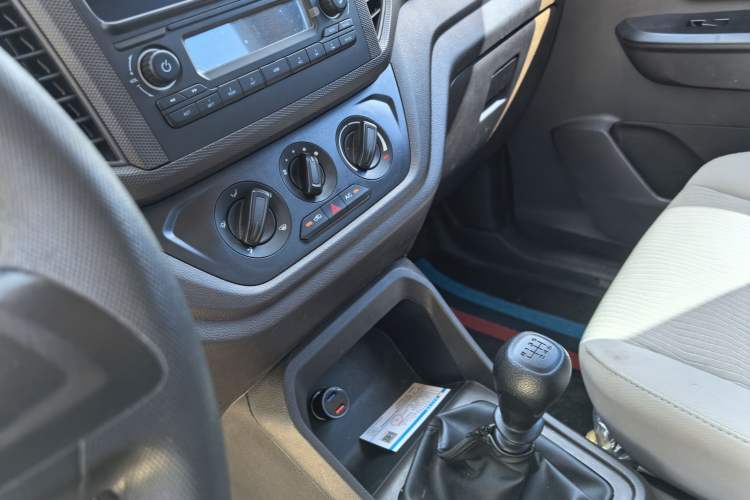 Used Wuling Hongguang V 2022 1.5L Enjoy Edition Hydraulic Power Steering LAR Interior 6