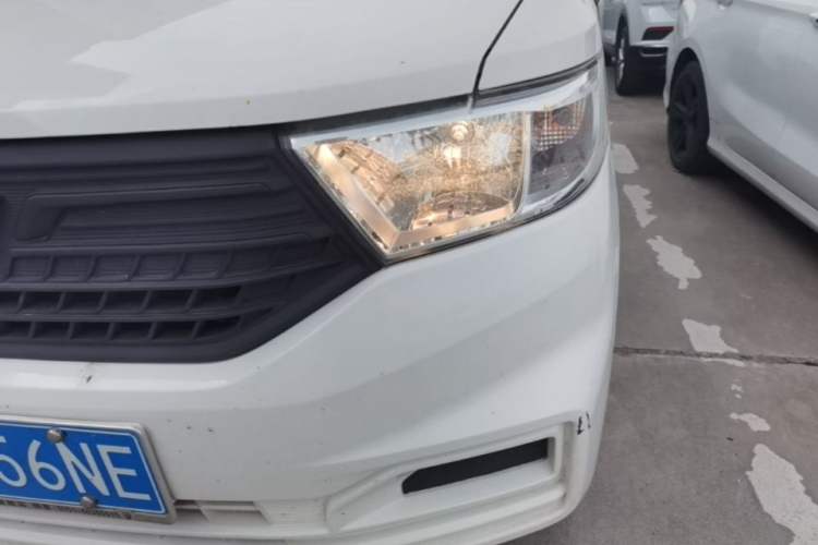 Used Wuling Hongguang V 2022 1.5L Jingqu Edition Electric-Assist LAR Left Front Headlight