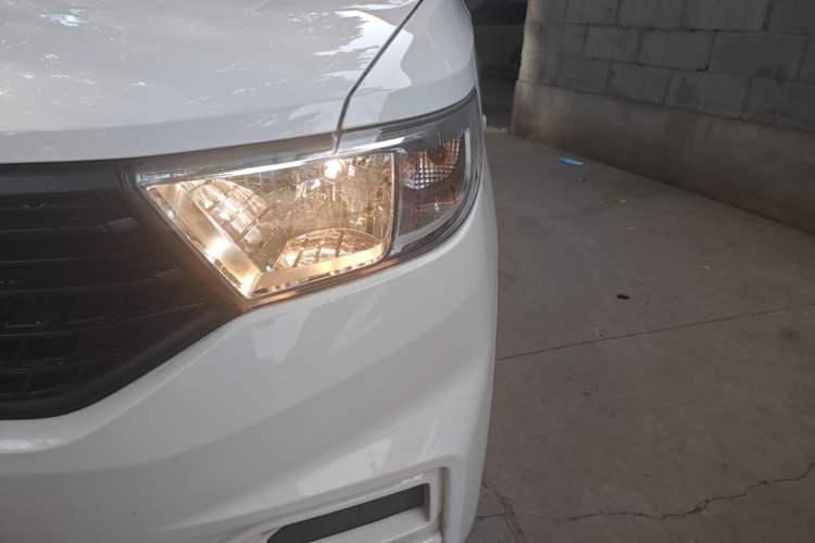 Used Wuling Hongguang V 2022 1.5L Jingqu Version Hydraulic Power Steering LAR Left Front Headlight