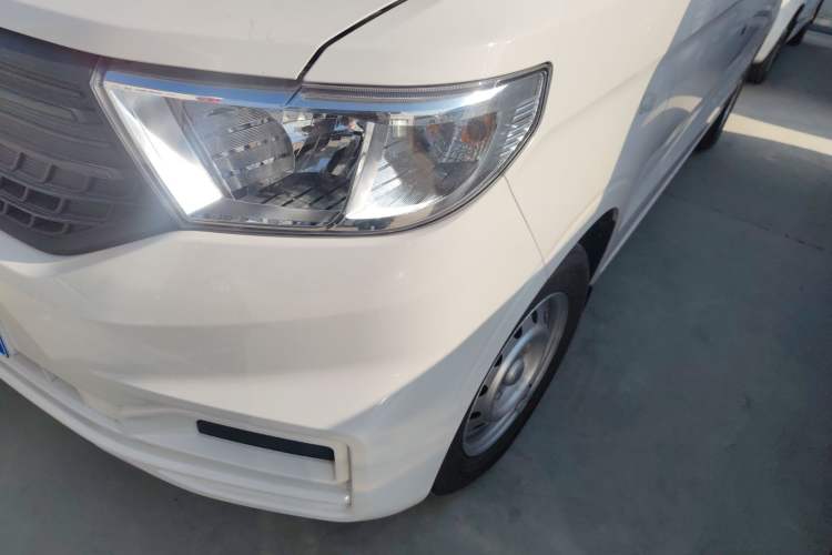 Used Wuling Hongguang V 2022 1.5L Jingqu Edition Electric-Assist LAR Left Front Headlight