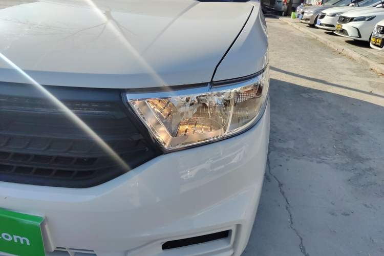 Used Wuling Hongguang V 2022 1.5L Jingqu Edition Electric-Assist LAR Left Front Headlight