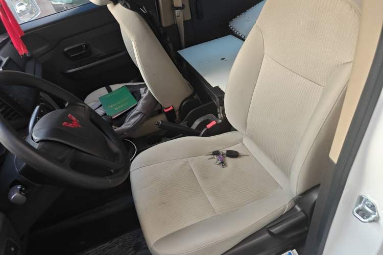 Used Wuling Hongguang V 2022 1.5L Enjoy Edition Electric-Powered LAR Left Front Seat