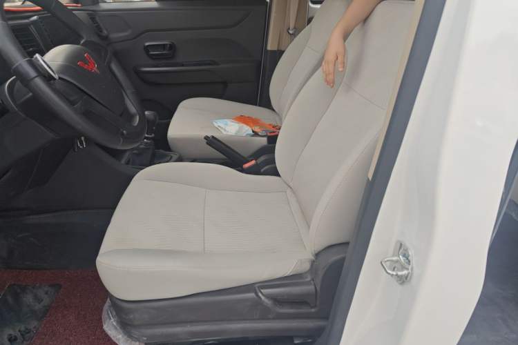 Used Wuling Hongguang V 2022 1.5L Enjoy Edition Electric-Powered LAR Left Front Seat